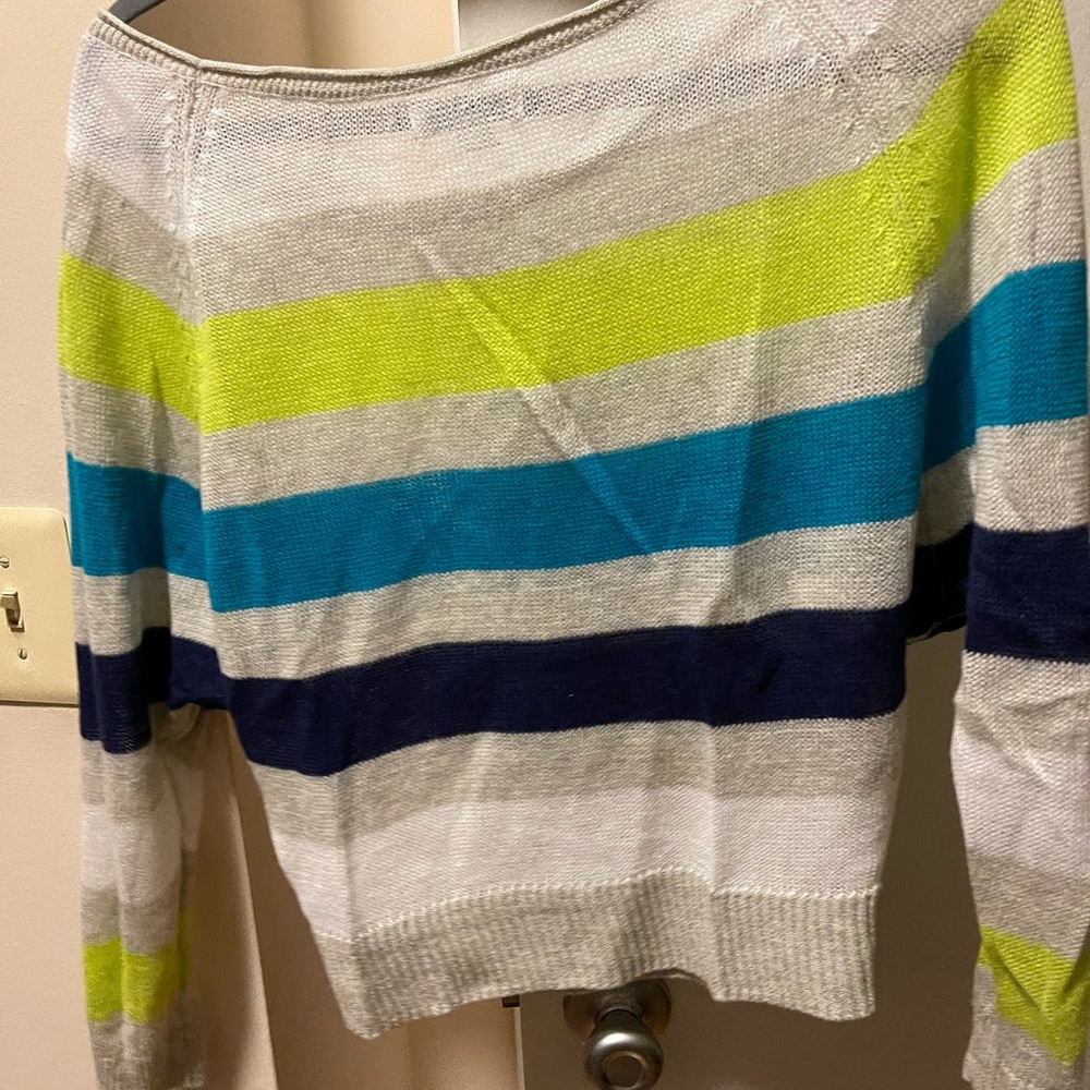 Sweater - Picture 4 of 4